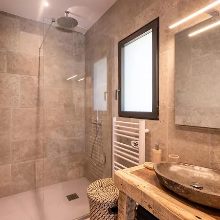 Bergerie De Luxe Vue Mer Avec Piscine Chauffee, Spa Et Terrain De Petanque Villa