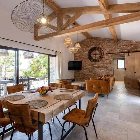 Bergerie De Luxe Vue Mer Avec Piscine Chauffee, Spa Et Terrain De Petanque Villa *